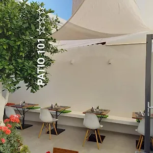 2* Bed & Breakfast Patio 101
